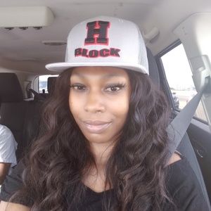 Meet your Posher, Kenisha